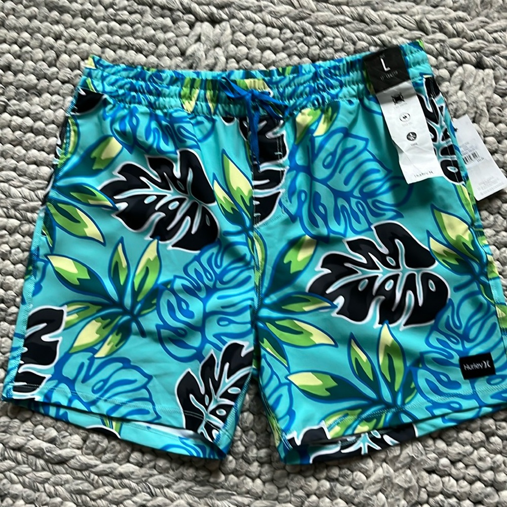 NWT Hurley “cannonball volley” 17 inch hybrid shorts
